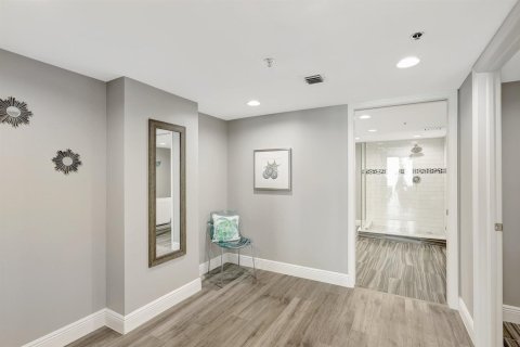 Condo in Hutchinson Island South, Florida, 3 bedrooms № 2181828 - photo 28