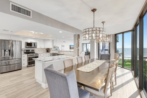 Condo in Hutchinson Island South, Florida, 3 bedrooms № 2181828 - photo 13