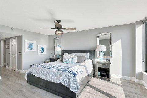 Condo in Hutchinson Island South, Florida, 3 bedrooms № 2181828 - photo 24