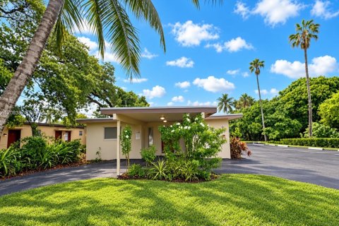 Casa en Fort Lauderdale, Florida 9 dormitorios, 296.08 m2 № 2352551