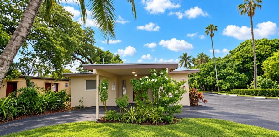 Casa en Fort Lauderdale, Florida 9 dormitorios, 296.08 m2 № 2352551