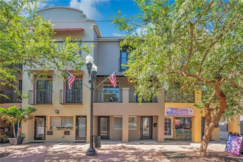 Touwnhouse à vendre à Orlando, Floride: 3 chambres, 165.83 m2 № 2230459 - photo 2