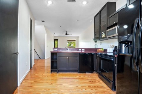 Touwnhouse à vendre à Orlando, Floride: 3 chambres, 165.83 m2 № 2230459 - photo 16