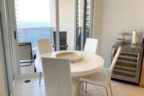 Condo in Fort Lauderdale, Florida, 2 bedrooms  № 2089606 - photo 10