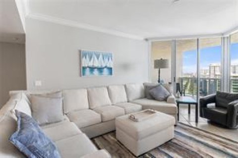 Condo in Fort Lauderdale, Florida, 2 bedrooms  № 2089606 - photo 2