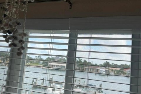 Condominio en venta en Fort Pierce, Florida, 1 dormitorio, 69.86 m2 № 815304 - foto 1