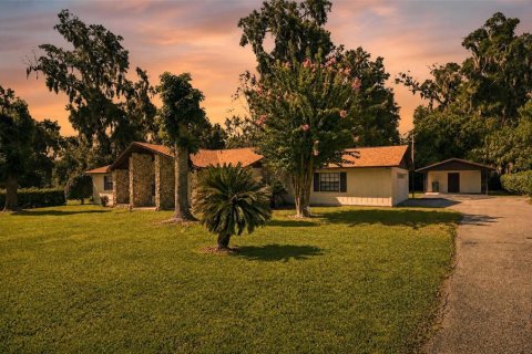 House in Ocala, Florida 3 bedrooms, 173.36 sq.m. № 2299531