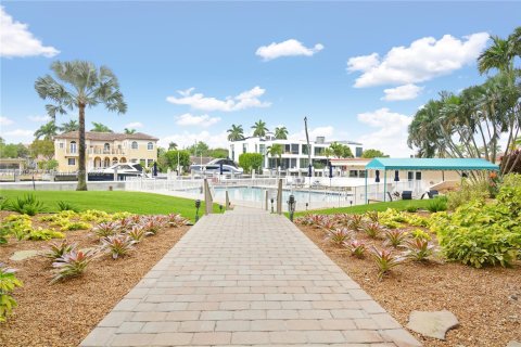 Condo in Pompano Beach, Florida, 1 bedroom  № 1814624 - photo 21