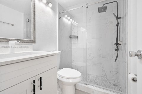 Condo in Pompano Beach, Florida, 1 bedroom  № 1814624 - photo 17