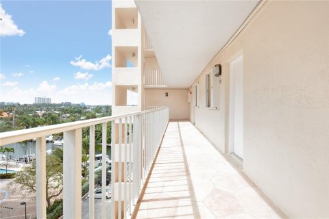 Condo in Pompano Beach, Florida, 1 bedroom  № 1814624 - photo 18