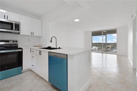 Condo in Pompano Beach, Florida, 1 bedroom  № 1814624 - photo 7