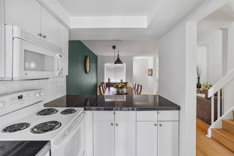 Condominio en venta en Coral Springs, Florida, 2 dormitorios, 112.69 m2 № 1801093 - foto 7