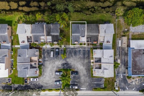 Condominio en venta en Coral Springs, Florida, 2 dormitorios, 112.69 m2 № 1801093 - foto 28