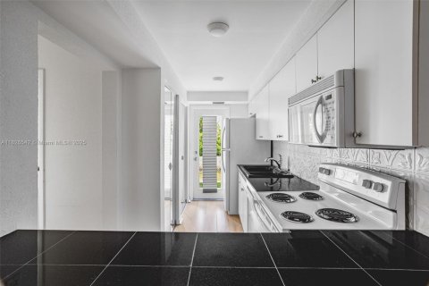 Condominio en venta en Coral Springs, Florida, 2 dormitorios, 112.69 m2 № 1801093 - foto 8