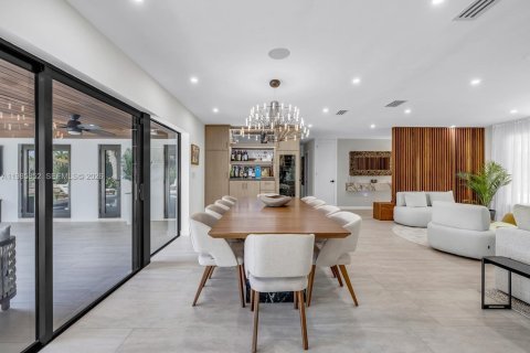 Casa en venta en Palmetto Bay, Florida, 4 dormitorios, 269.6 m2 № 2044885 - foto 9