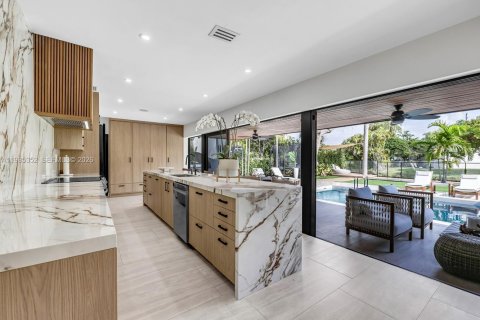 Casa en venta en Palmetto Bay, Florida, 4 dormitorios, 269.6 m2 № 2044885 - foto 10