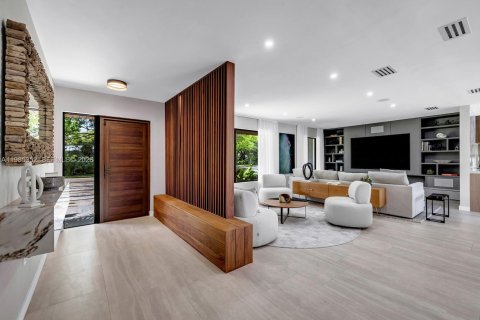Casa en venta en Palmetto Bay, Florida, 4 dormitorios, 269.6 m2 № 2044885 - foto 4