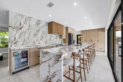 Casa en venta en Palmetto Bay, Florida, 4 dormitorios, 269.6 m2 № 2044885 - foto 11