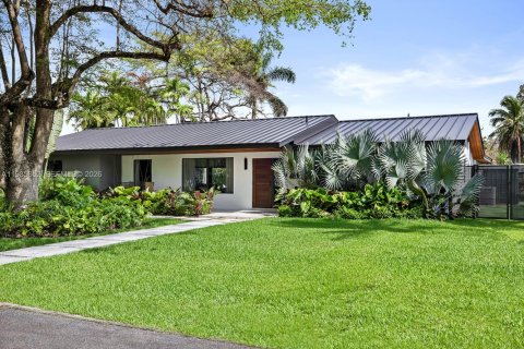 Casa en venta en Palmetto Bay, Florida, 4 dormitorios, 269.6 m2 № 2044885 - foto 2