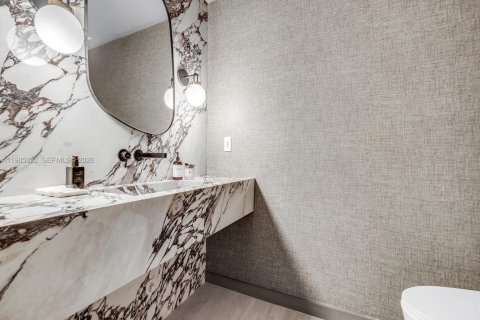 Casa en venta en Palmetto Bay, Florida, 4 dormitorios, 269.6 m2 № 2044885 - foto 8