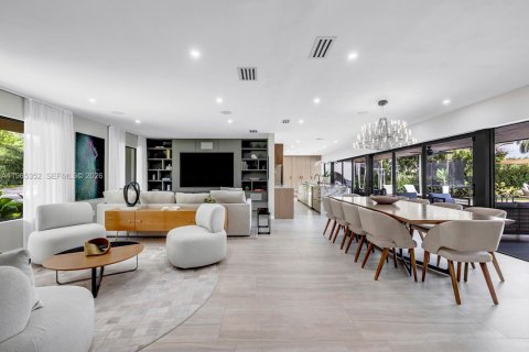Casa en venta en Palmetto Bay, Florida, 4 dormitorios, 269.6 m2 № 2044885 - foto 6