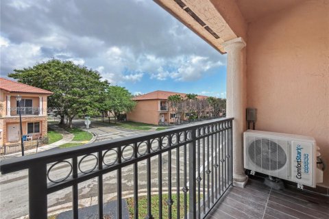 Купить таунхаус в Майами, Флорида 4 спальни, 155.33м2, № 2048279 - фото 23