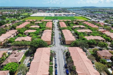 Купить таунхаус в Майами, Флорида 4 спальни, 155.33м2, № 2048279 - фото 7