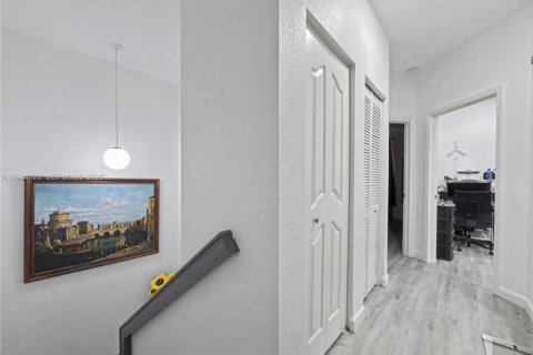 Купить таунхаус в Майами, Флорида 4 спальни, 155.33м2, № 2048279 - фото 28