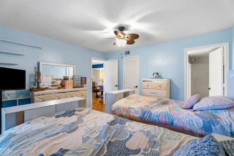 Condo in Stuart, Florida, 3 bedrooms  № 2078749 - photo 14