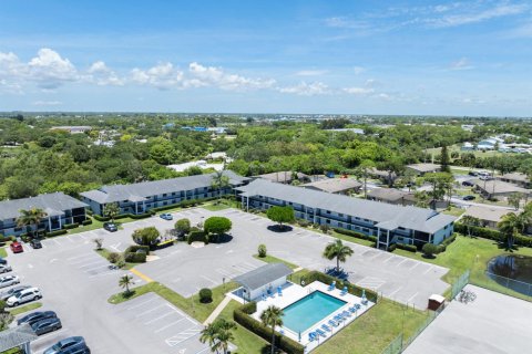 Condo in Stuart, Florida, 3 bedrooms  № 2078749 - photo 29