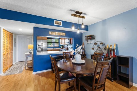 Condo in Stuart, Florida, 3 bedrooms  № 2078749 - photo 9