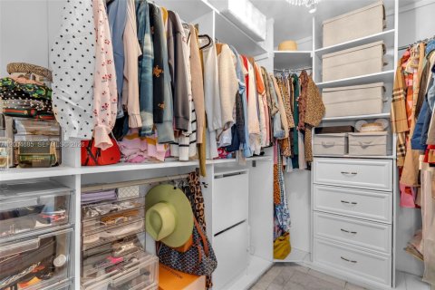 Купить виллу или дом в Майами, Флорида 4 спальни, 163.23м2, № 2068493 - фото 17