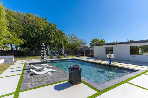 Купить виллу или дом в Майами, Флорида 4 спальни, 163.23м2, № 2068493 - фото 27