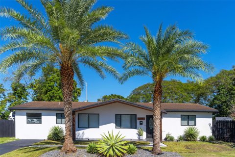 Дом в Майами, Флорида 4 спальни, 163.23м2 № 2068493