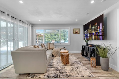 Купить виллу или дом в Майами, Флорида 4 спальни, 163.23м2, № 2068493 - фото 9