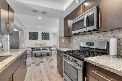 Купить виллу или дом в Майами, Флорида 4 спальни, 163.23м2, № 2068493 - фото 13