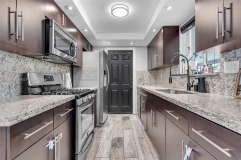 Купить виллу или дом в Майами, Флорида 4 спальни, 163.23м2, № 2068493 - фото 11