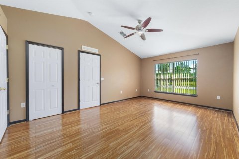 House in Okeechobee, Florida 3 bedrooms, 144.46 sq.m. № 2088123 - photo 12