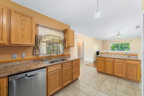 House in Okeechobee, Florida 3 bedrooms, 144.46 sq.m. № 2088123 - photo 6