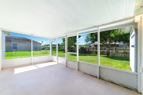 House in Okeechobee, Florida 3 bedrooms, 144.46 sq.m. № 2088123 - photo 23