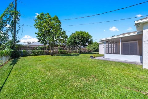 House in Okeechobee, Florida 3 bedrooms, 144.46 sq.m. № 2088123 - photo 26