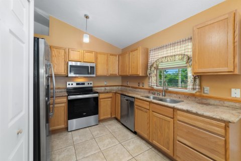 House in Okeechobee, Florida 3 bedrooms, 144.46 sq.m. № 2088123 - photo 4