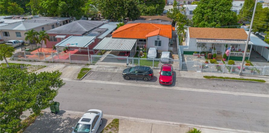 Casa en Hialeah, Florida 5 dormitorios, 174.28 m2 № 1788602