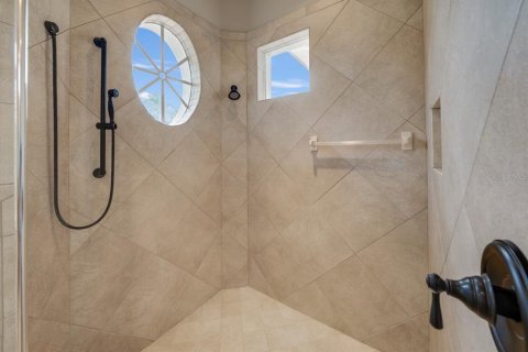 Casa en venta en Saint Petersburg, Florida, 5 dormitorios, 405.7 m2 № 2203974 - foto 15