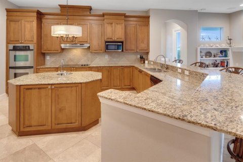 Casa en venta en Saint Petersburg, Florida, 5 dormitorios, 405.7 m2 № 2203974 - foto 9