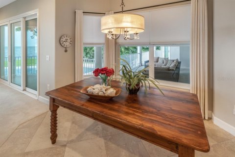 Casa en venta en Saint Petersburg, Florida, 5 dormitorios, 405.7 m2 № 2203974 - foto 7