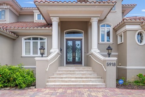 Casa en venta en Saint Petersburg, Florida, 5 dormitorios, 405.7 m2 № 2203974 - foto 5