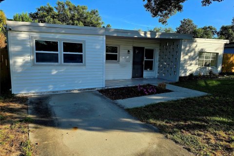 House in Daytona Beach, Florida 3 bedrooms, 123.19 sq.m. № 2388151 - photo 3