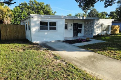 House in Daytona Beach, Florida 3 bedrooms, 123.19 sq.m. № 2388151 - photo 2