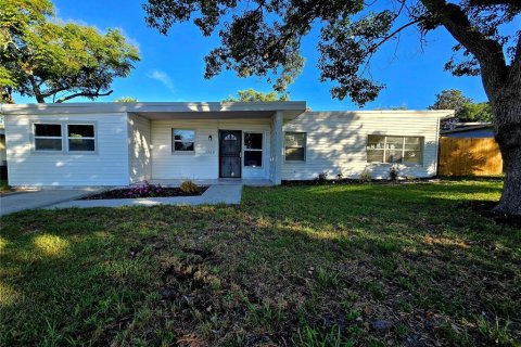 House in Daytona Beach, Florida 3 bedrooms, 123.19 sq.m. № 2388151